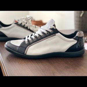Men’s leather sneakers